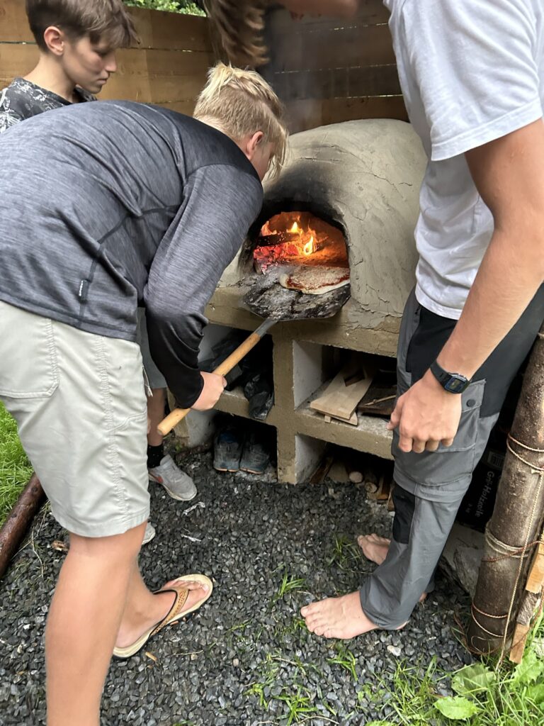 Pizza backen im Sommercamp
